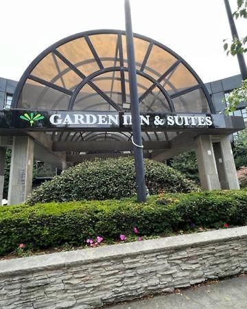 Garden Inn & Suites - Jfk Нью-Йорк Экстерьер фото