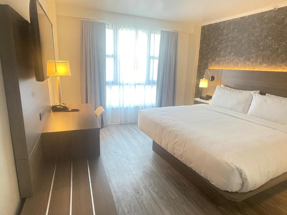 Garden Inn & Suites - Jfk Нью-Йорк Экстерьер фото